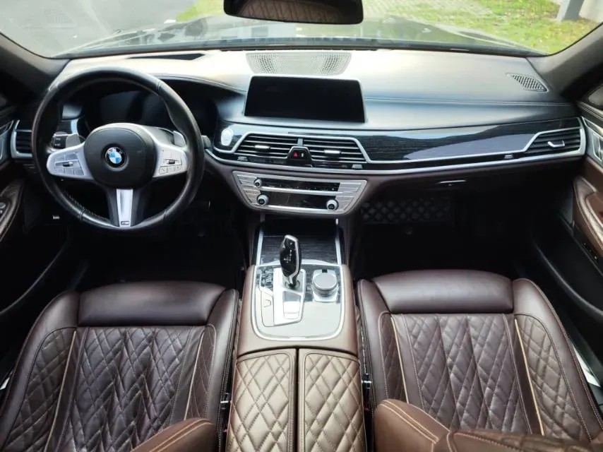 2019 BMW 7 Series 3.0T 340HP L6 8AT,autocango,china used car exporter,china ev exporter,chinese used car exporter,chinese used ev exporter