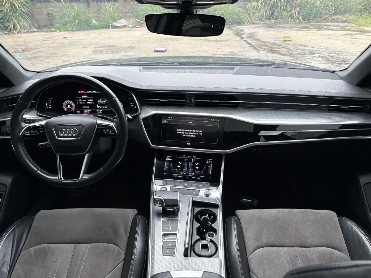 2022 Audi A6L 2.0T 224HP L4 7DCT,autocango,china used car exporter,china ev exporter,chinese used car exporter,chinese used ev exporter