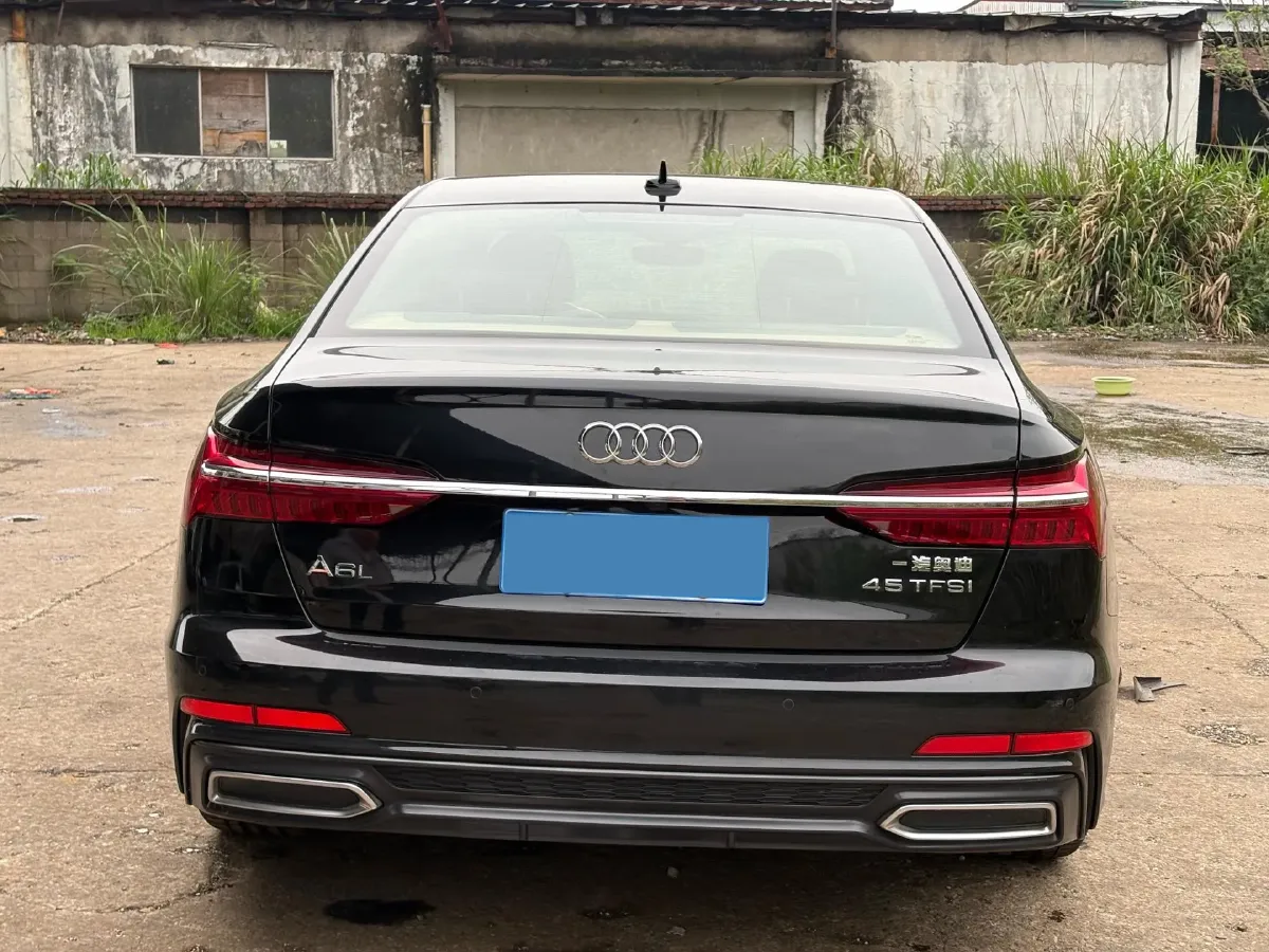 2022 Audi A6L 2.0T 224HP L4 7DCT,autocango,china used car exporter,china ev exporter,chinese used car exporter,chinese used ev exporter