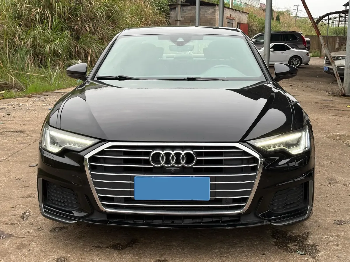 2022 Audi A6L 2.0T 224HP L4 7DCT,autocango,china used car exporter,china ev exporter,chinese used car exporter,chinese used ev exporter