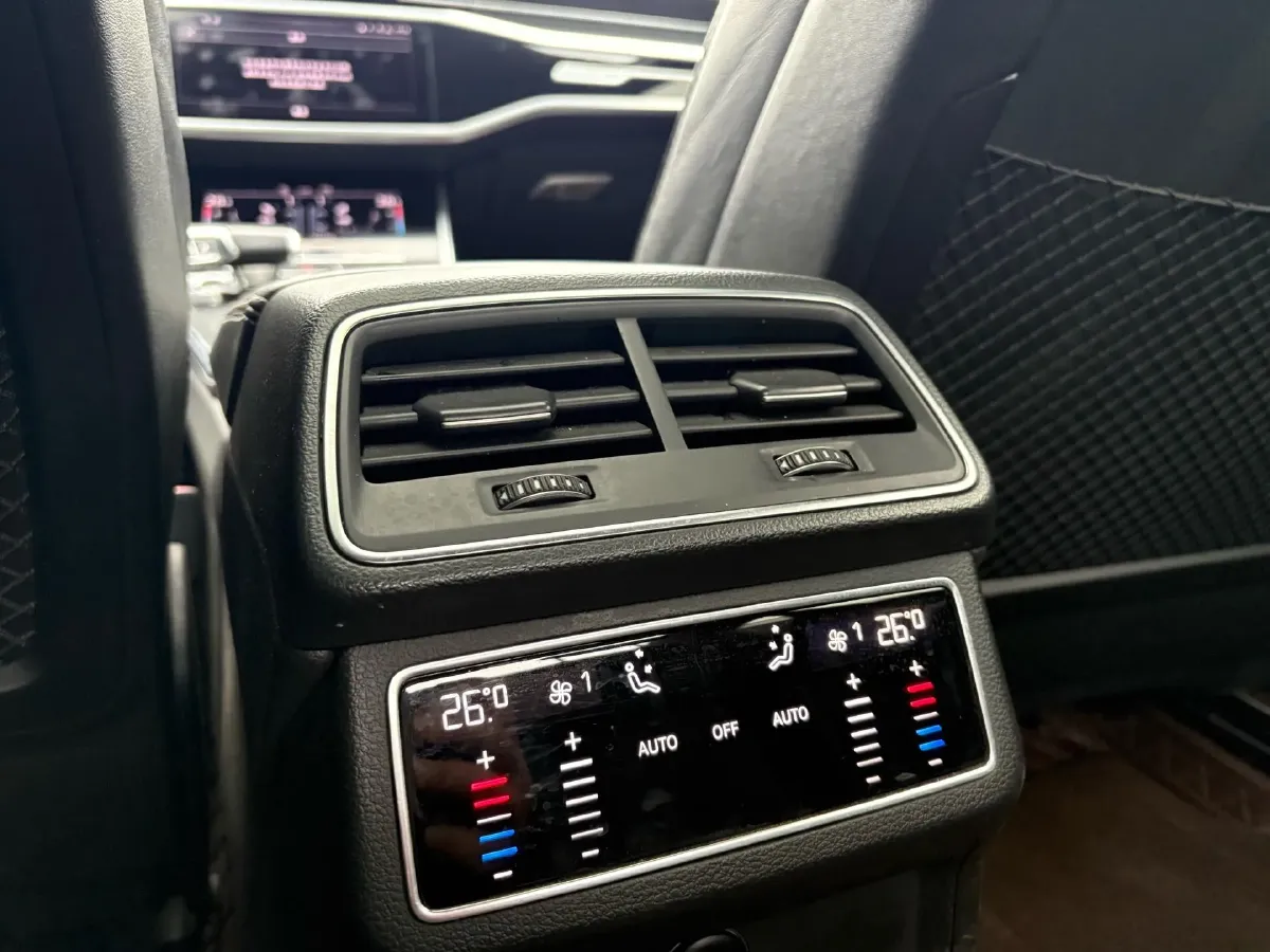 2022 Audi A6L 2.0T 224HP L4 7DCT,autocango,china used car exporter,china ev exporter,chinese used car exporter,chinese used ev exporter