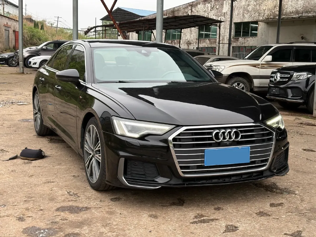 2022 Audi A6L 2.0T 224HP L4 7DCT,autocango,china used car exporter,china ev exporter,chinese used car exporter,chinese used ev exporter