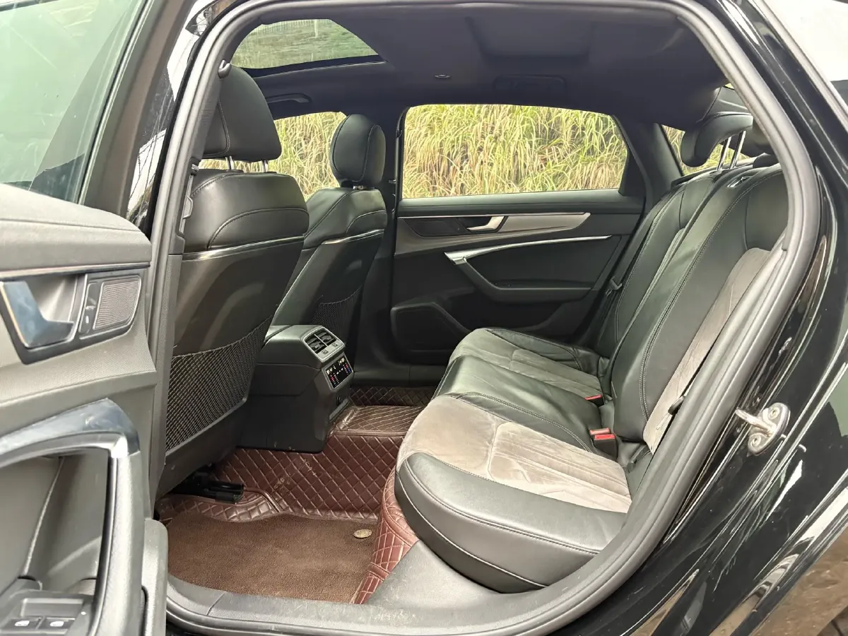 2022 Audi A6L 2.0T 224HP L4 7DCT,autocango,china used car exporter,china ev exporter,chinese used car exporter,chinese used ev exporter