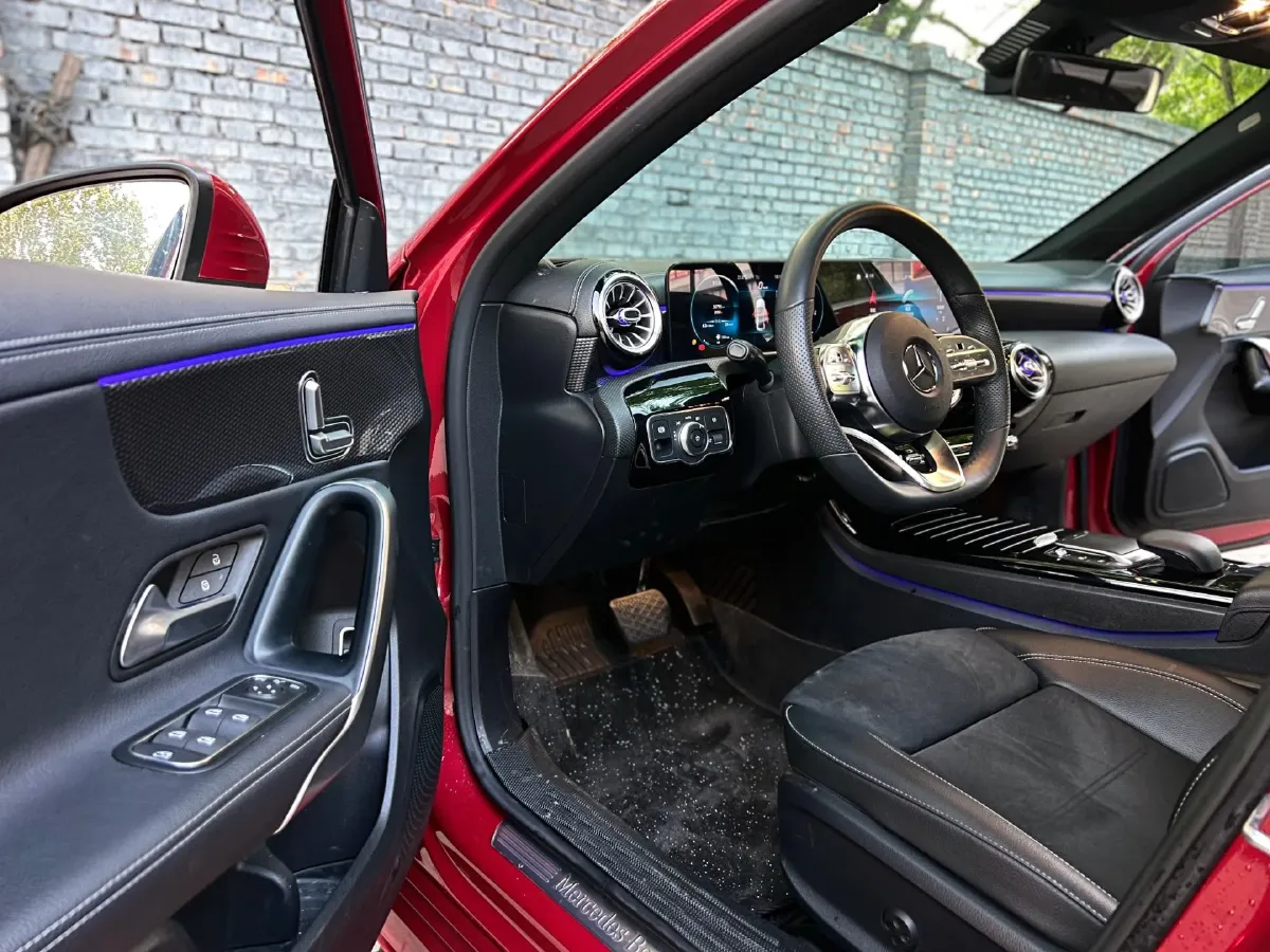 2020 Mercedes-Benz A Class 1.3T 163HP L4 7DCT,autocango,china used car exporter,china ev exporter,chinese used car exporter,chinese used ev exporter