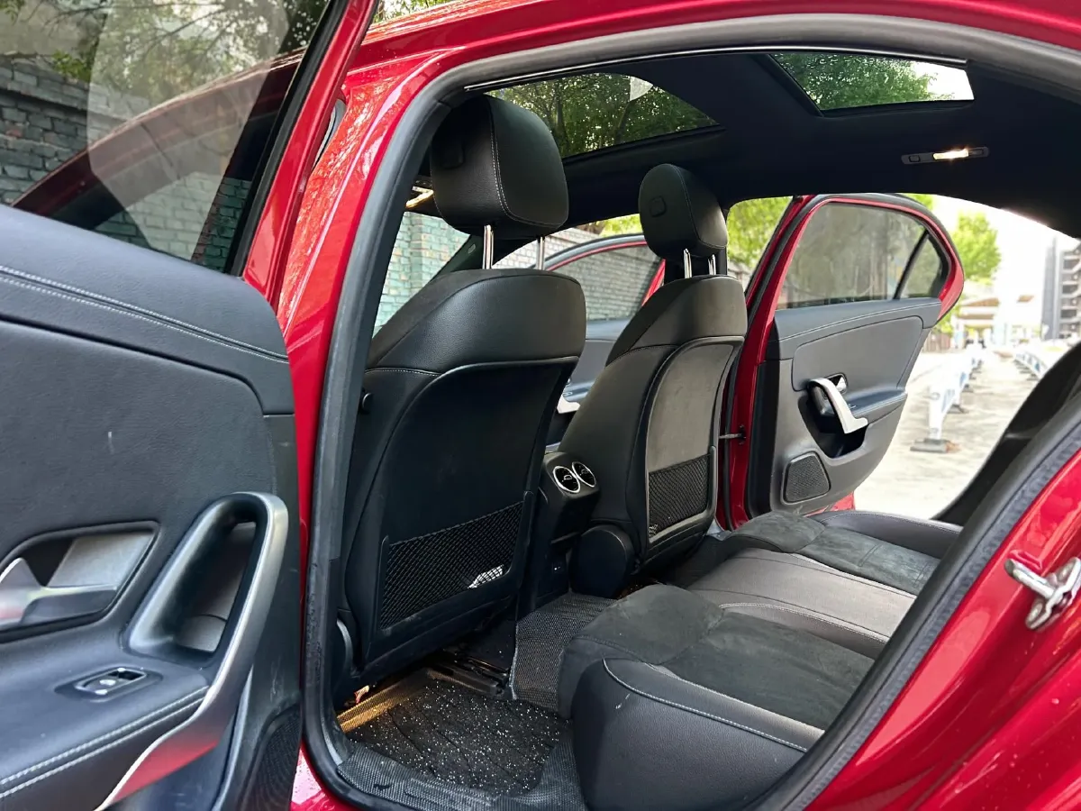 2020 Mercedes-Benz A Class 1.3T 163HP L4 7DCT,autocango,china used car exporter,china ev exporter,chinese used car exporter,chinese used ev exporter