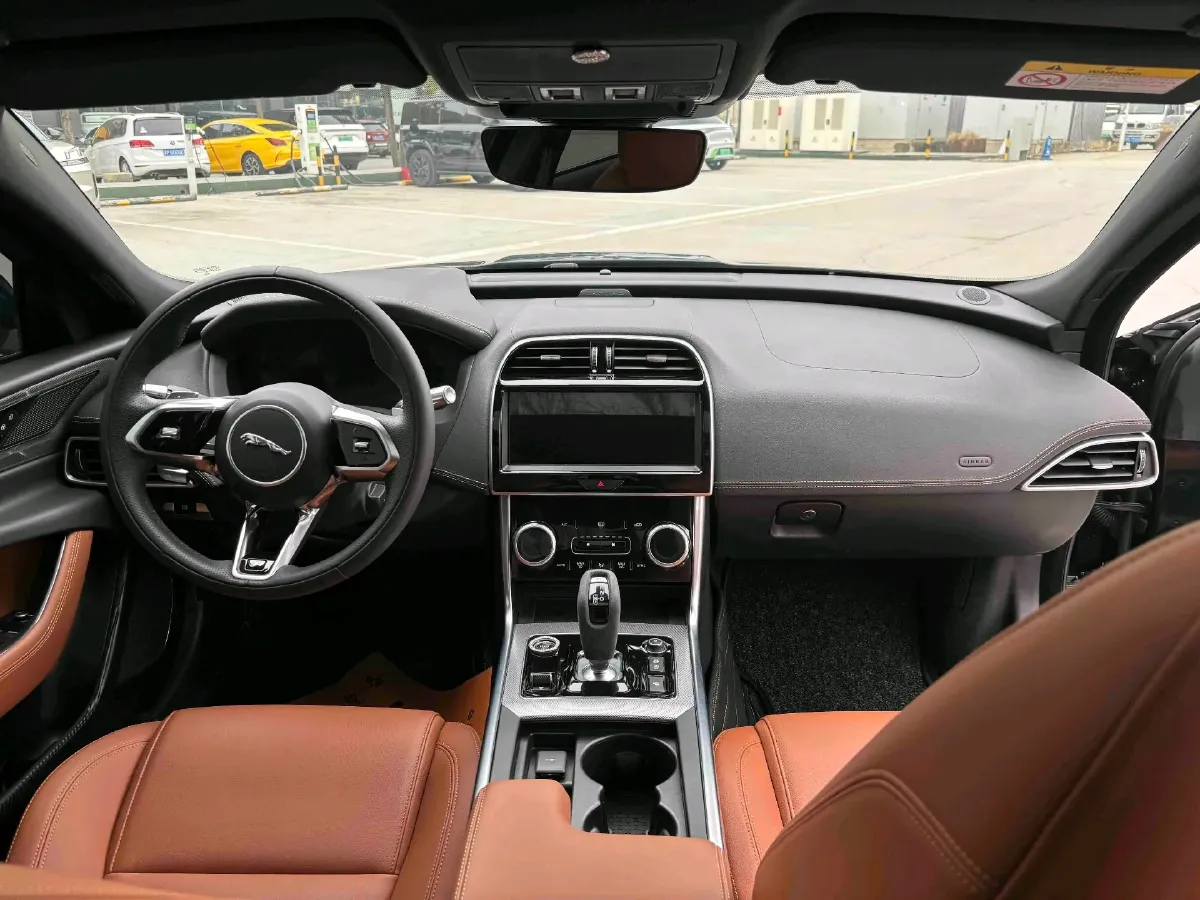 2022 Jaguar XEL 2.0T 250HP L4 8AT,autocango,china used car exporter,china ev exporter,chinese used car exporter,chinese used ev exporter