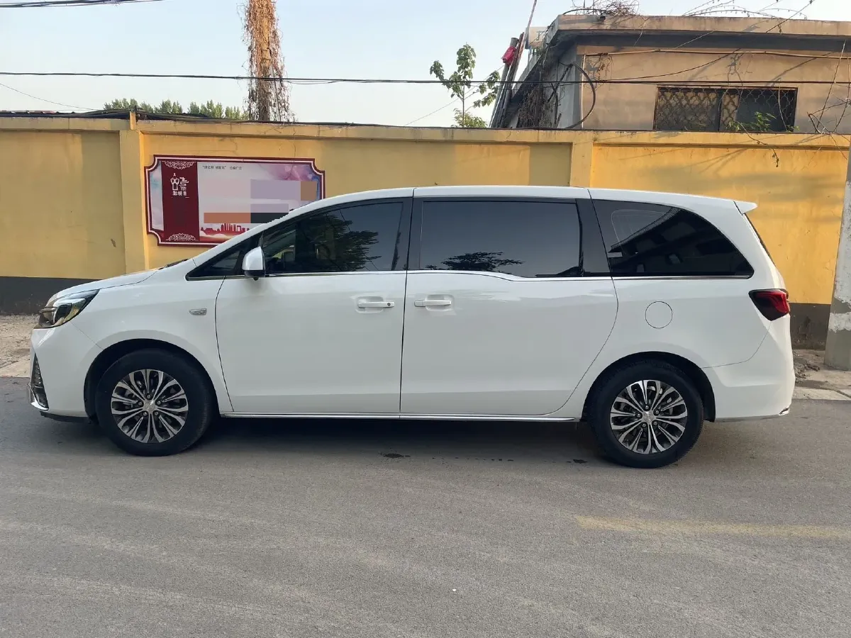 2022 Buick GL8 2.0T 237HP L4 9AT,autocango,china used car exporter,china ev exporter,chinese used car exporter,chinese used ev exporter