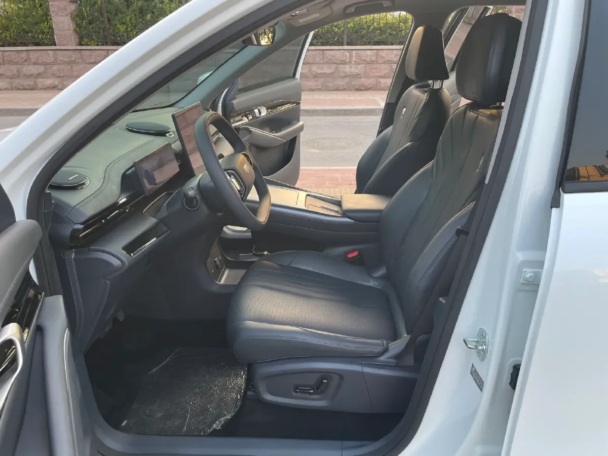 2024 YuanChen Super Van BEV 51KWH,autocango,china used car exporter,china ev exporter,chinese used car exporter,chinese used ev exporter