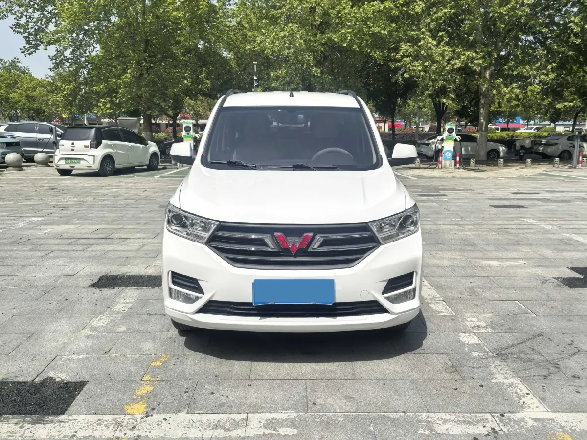 2021 WuLing RongGuang New Truck 1.5L 99HP L4 5MT,autocango,china used car exporter,china ev exporter,chinese used car exporter,chinese used ev exporter