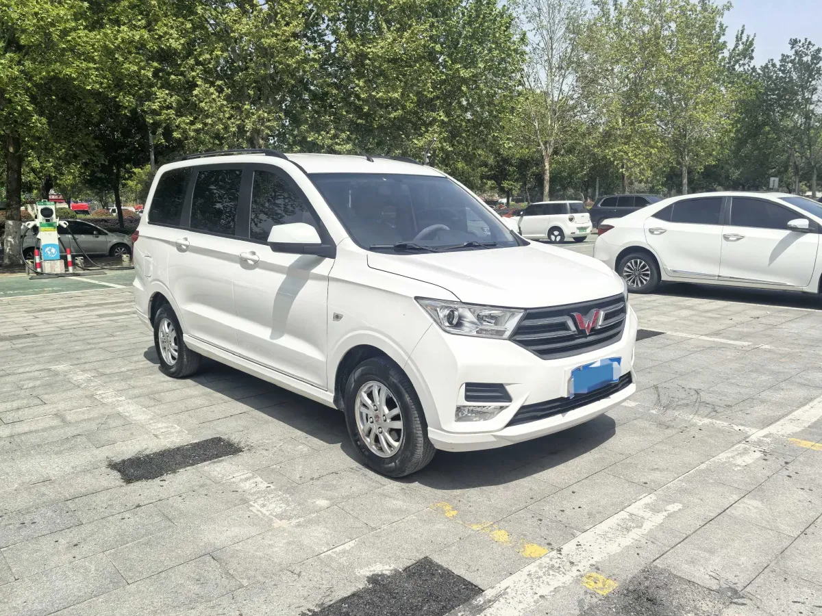 2021 WuLing RongGuang New Truck 1.5L 99HP L4 5MT,autocango,china used car exporter,china ev exporter,chinese used car exporter,chinese used ev exporter