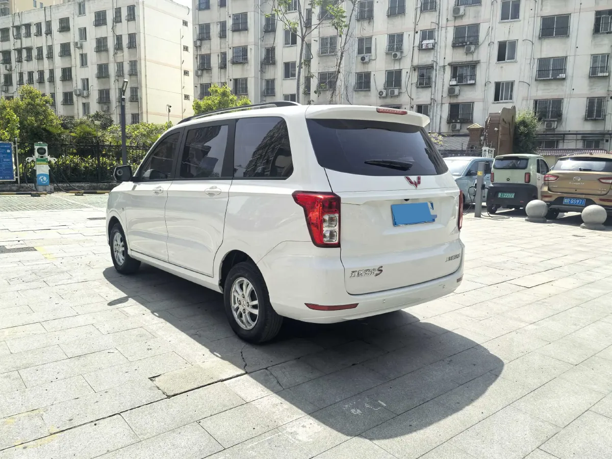 2021 WuLing RongGuang New Truck 1.5L 99HP L4 5MT,autocango,china used car exporter,china ev exporter,chinese used car exporter,chinese used ev exporter