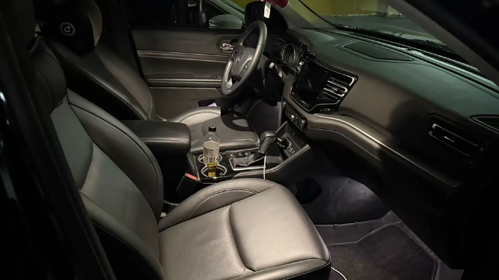 2018 Jeep Grand Commander 2.0T 234HP L4 9AT,autocango,china used car exporter,china ev exporter,chinese used car exporter,chinese used ev exporter