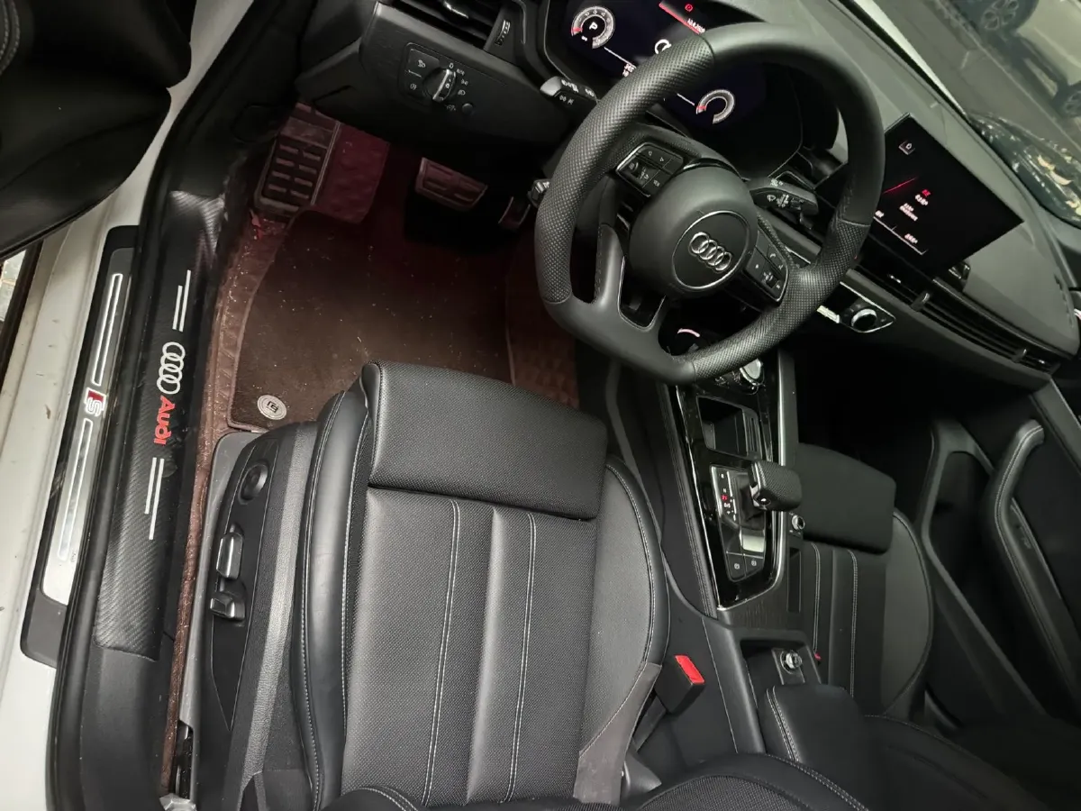 2024 Audi A4L 2.0T 190HP L4 7DCT,autocango,china used car exporter,china ev exporter,chinese used car exporter,chinese used ev exporter