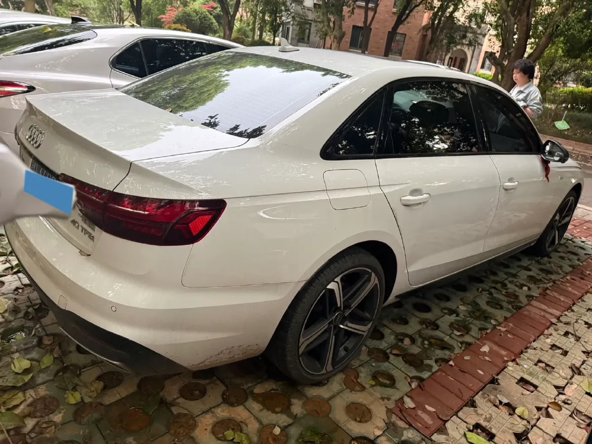 2024 Audi A4L 2.0T 190HP L4 7DCT,autocango,china used car exporter,china ev exporter,chinese used car exporter,chinese used ev exporter