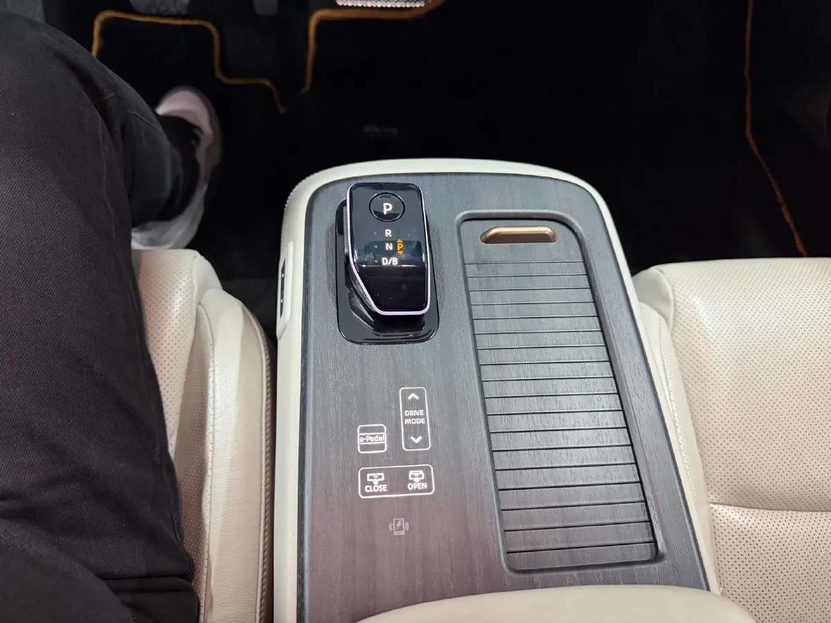 2022 Nissan Ariya BEV 90KWH,autocango,china used car exporter,china ev exporter,chinese used car exporter,chinese used ev exporter