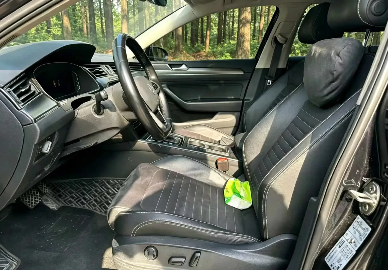 2020 Volkswagen Magotan 2.0T 186HP L4 7DCT,autocango,china used car exporter,china ev exporter,chinese used car exporter,chinese used ev exporter