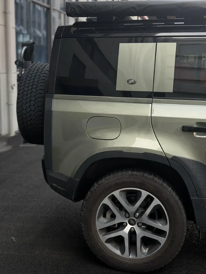 2023 Land Rover Defender 3.0T 400HP L6 8AT,autocango,china used car exporter,china ev exporter,chinese used car exporter,chinese used ev exporter