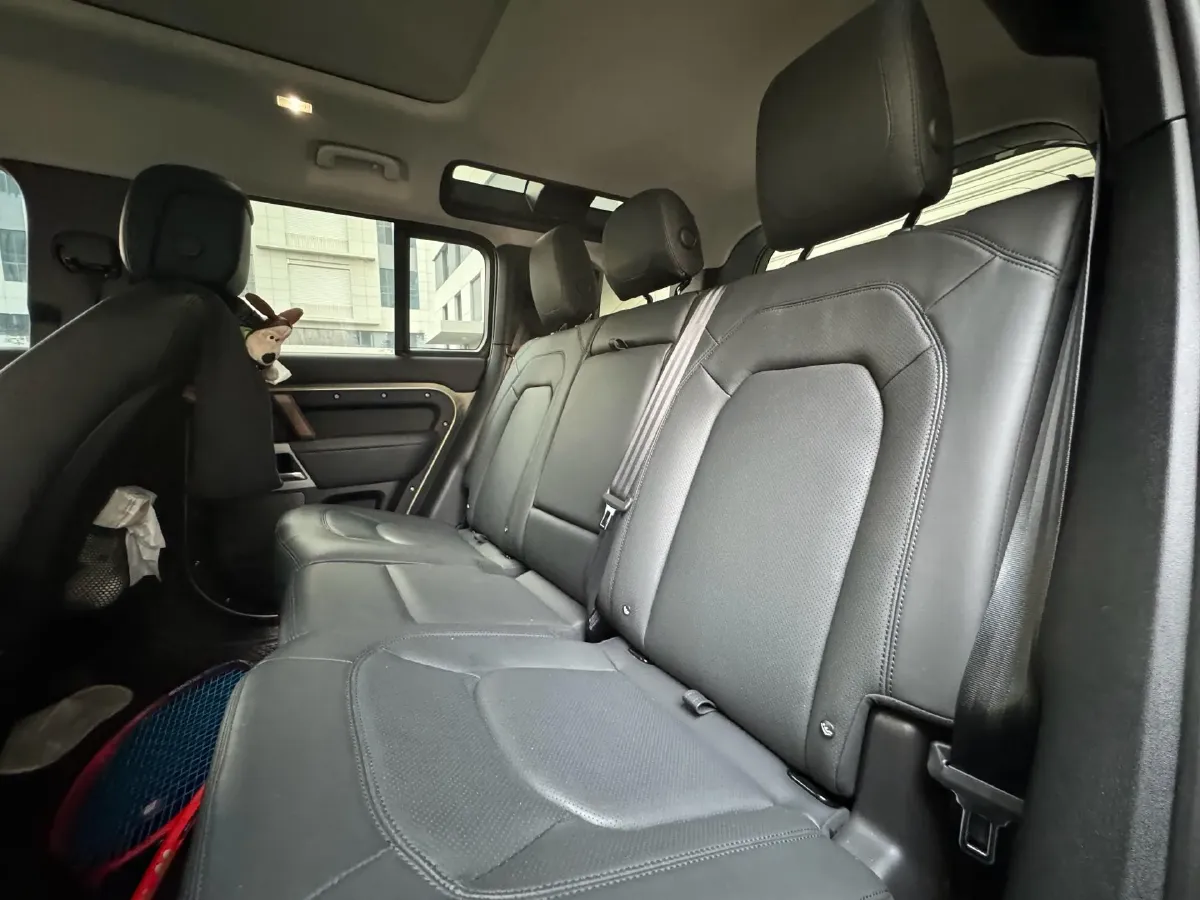 2023 Land Rover Defender 3.0T 400HP L6 8AT,autocango,china used car exporter,china ev exporter,chinese used car exporter,chinese used ev exporter