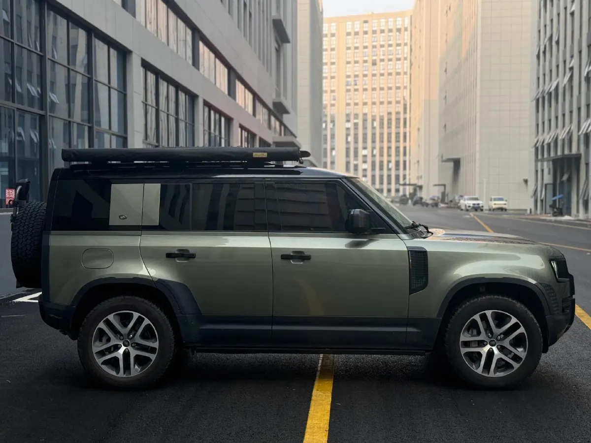 2023 Land Rover Defender 3.0T 400HP L6 8AT,autocango,china used car exporter,china ev exporter,chinese used car exporter,chinese used ev exporter