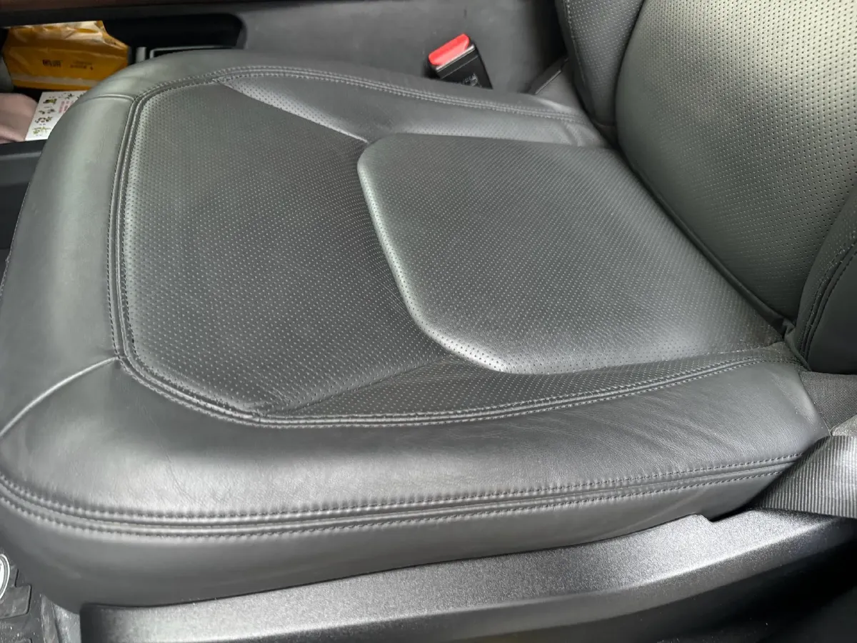 2023 Land Rover Defender 3.0T 400HP L6 8AT,autocango,china used car exporter,china ev exporter,chinese used car exporter,chinese used ev exporter