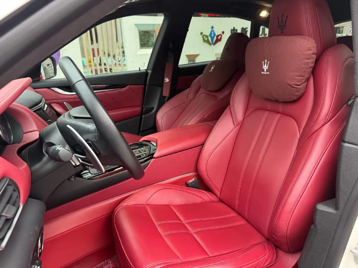 2022 Maserati Levante 2.0T 330HP L4 8AT,autocango,china used car exporter,china ev exporter,chinese used car exporter,chinese used ev exporter