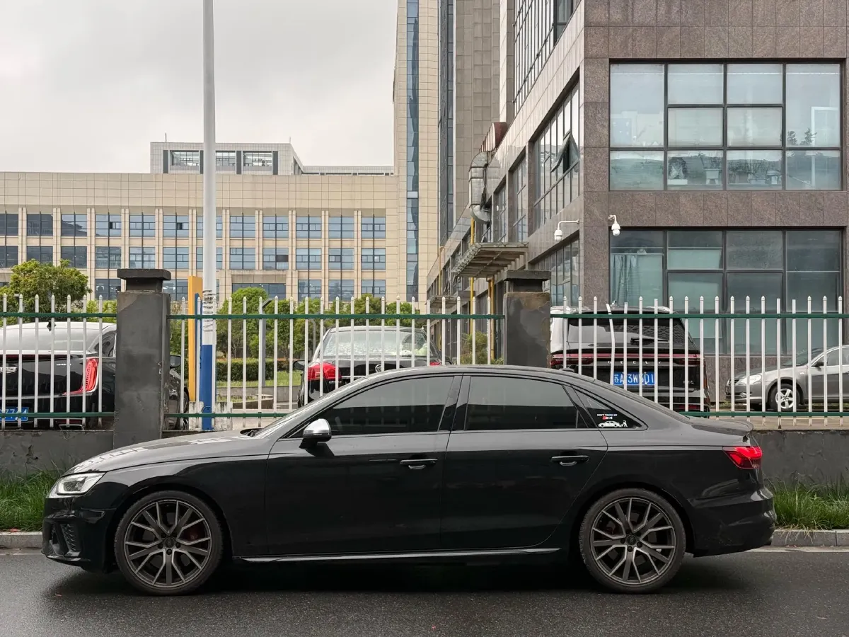 2023 Audi S4 3.0T 354HP V6 8AT,autocango,china used car exporter,china ev exporter,chinese used car exporter,chinese used ev exporter