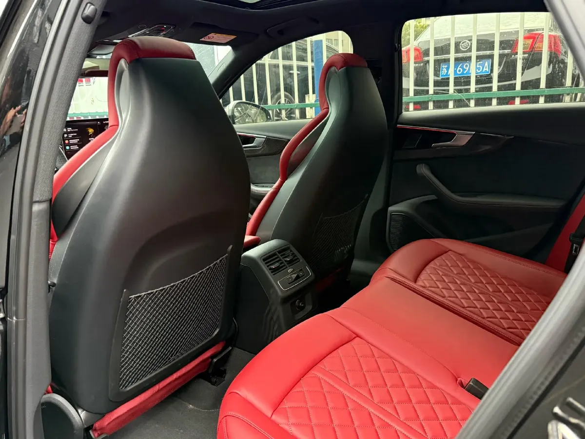 2023 Audi S4 3.0T 354HP V6 8AT,autocango,china used car exporter,china ev exporter,chinese used car exporter,chinese used ev exporter