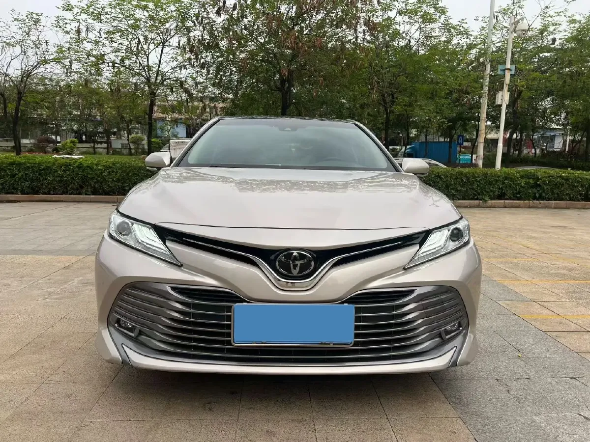 2021 Toyota Camry 2.5L 209HP L4 8AT,autocango,china used car exporter,china ev exporter,chinese used car exporter,chinese used ev exporter