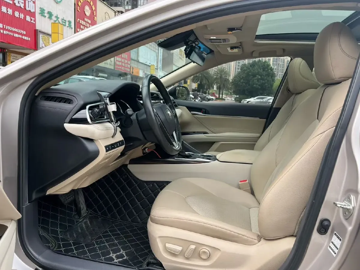 2021 Toyota Camry 2.5L 209HP L4 8AT,autocango,china used car exporter,china ev exporter,chinese used car exporter,chinese used ev exporter