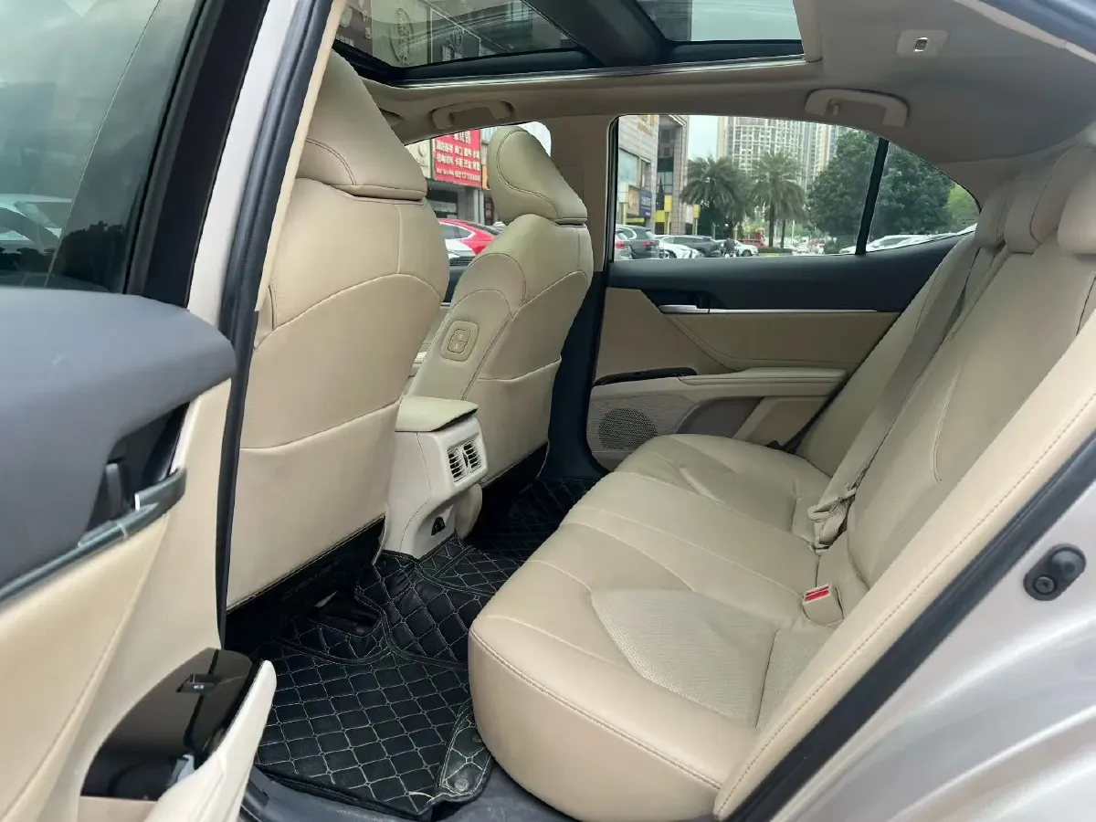 2021 Toyota Camry 2.5L 209HP L4 8AT,autocango,china used car exporter,china ev exporter,chinese used car exporter,chinese used ev exporter