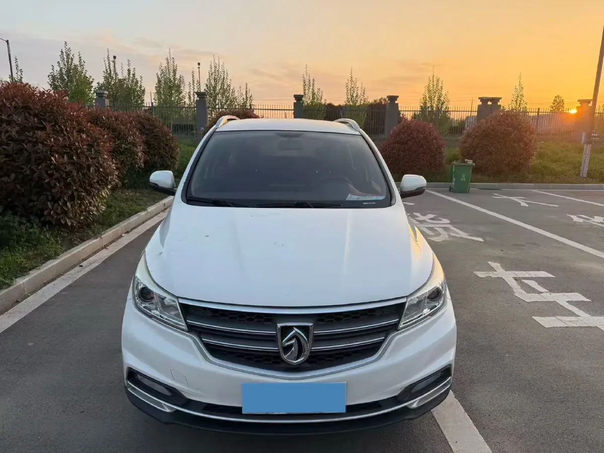 2021 BaoJun 730 1.5T 147HP L4 CVT,autocango,china used car exporter,china ev exporter,chinese used car exporter,chinese used ev exporter
