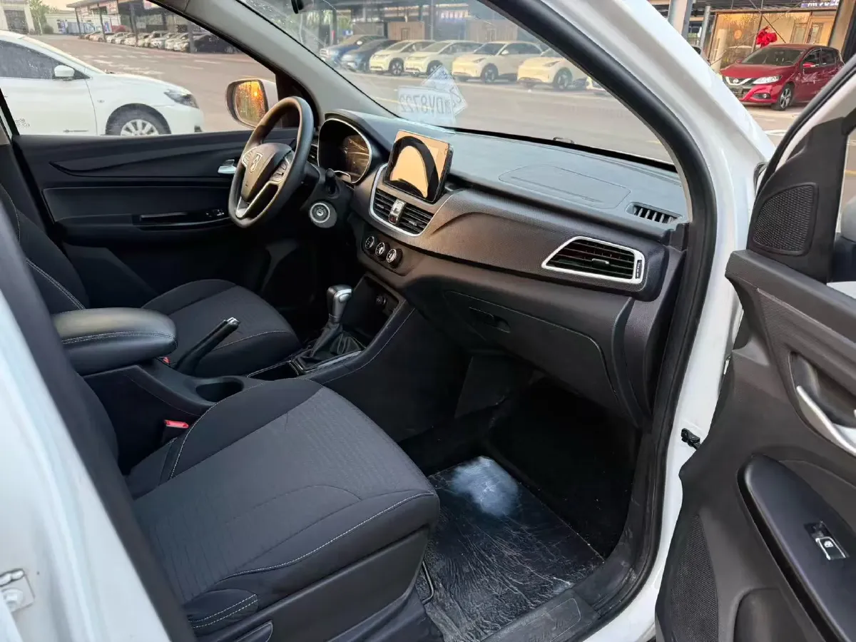 2021 BaoJun 730 1.5T 147HP L4 CVT,autocango,china used car exporter,china ev exporter,chinese used car exporter,chinese used ev exporter