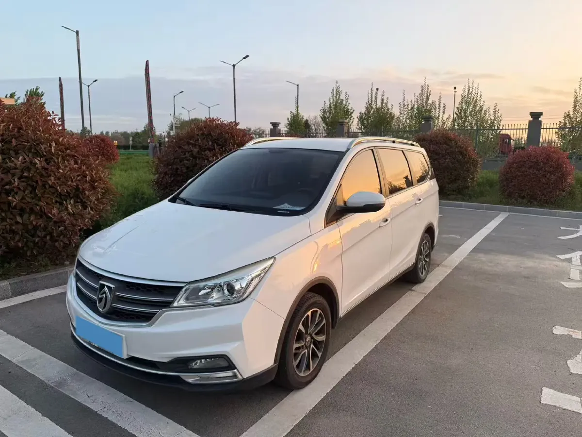 2021 BaoJun 730 1.5T 147HP L4 CVT,autocango,china used car exporter,china ev exporter,chinese used car exporter,chinese used ev exporter