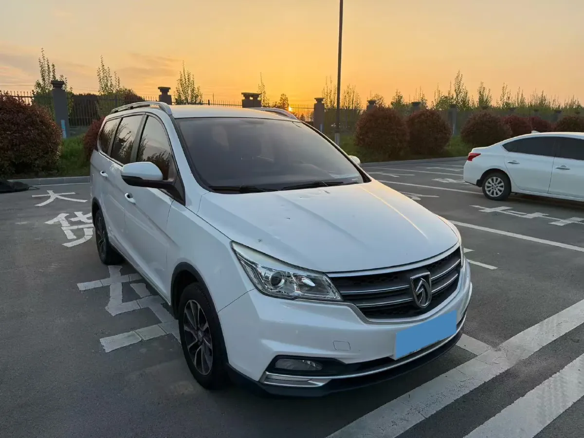 2021 BaoJun 730 1.5T 147HP L4 CVT,autocango,china used car exporter,china ev exporter,chinese used car exporter,chinese used ev exporter