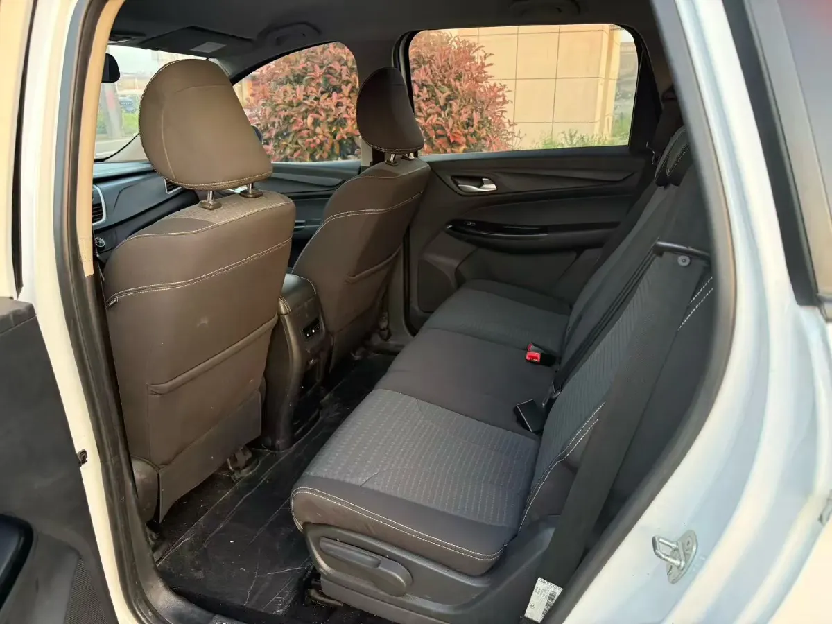 2021 BaoJun 730 1.5T 147HP L4 CVT,autocango,china used car exporter,china ev exporter,chinese used car exporter,chinese used ev exporter