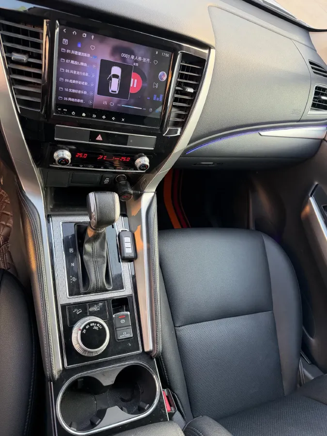 2020 Mitsubishi Pajero 3.0L 209HP V6 8AT,autocango,china used car exporter,china ev exporter,chinese used car exporter,chinese used ev exporter