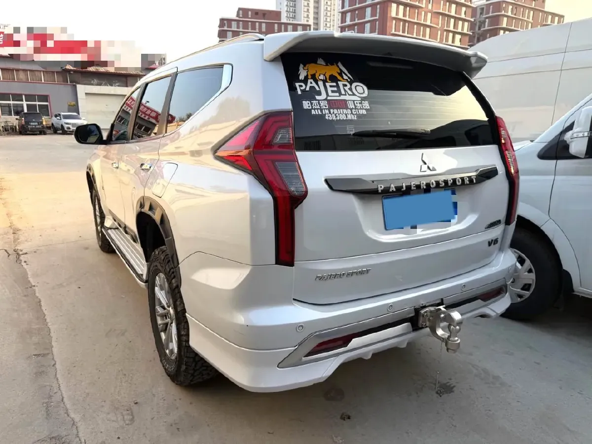 2020 Mitsubishi Pajero 3.0L 209HP V6 8AT,autocango,china used car exporter,china ev exporter,chinese used car exporter,chinese used ev exporter