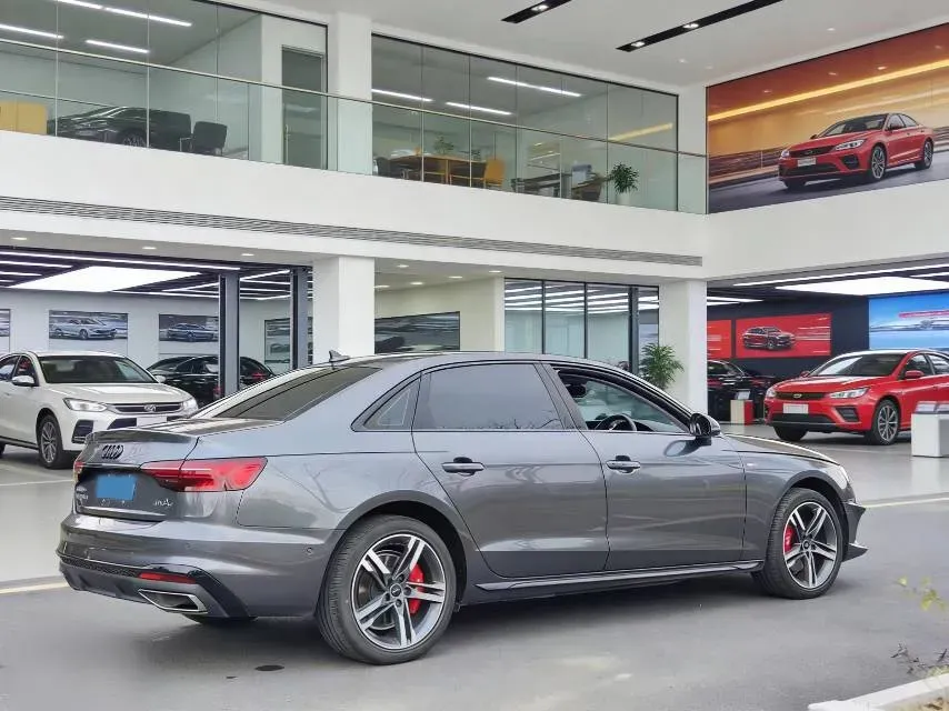 2022 Audi A4L 2.0T 190HP L4 7DCT,autocango,china used car exporter,china ev exporter,chinese used car exporter,chinese used ev exporter