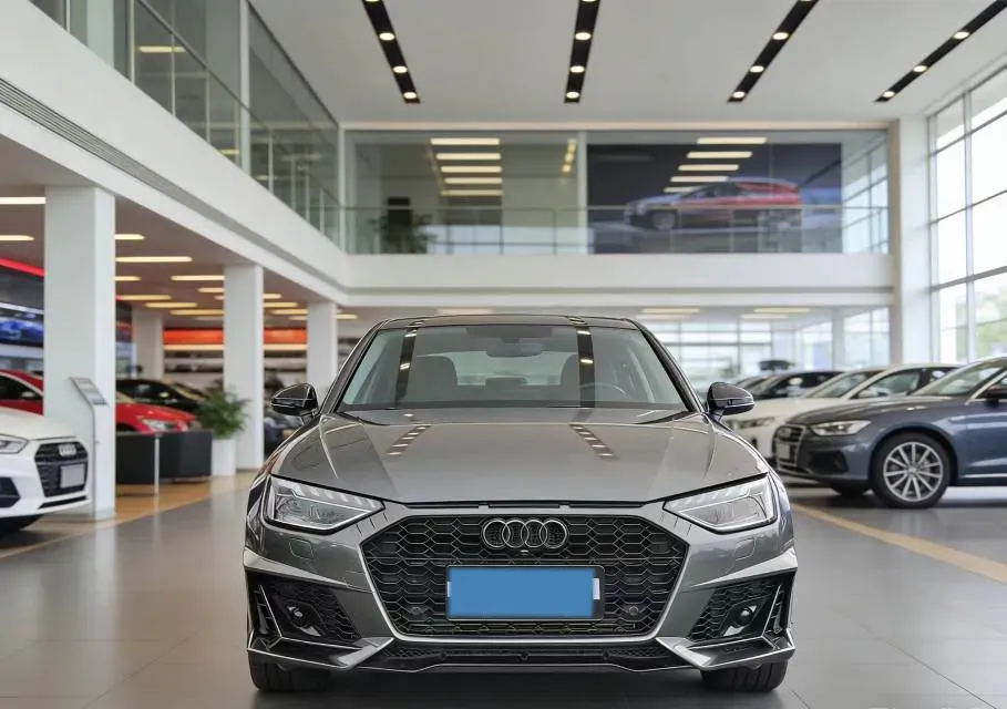 2022 Audi A4L 2.0T 190HP L4 7DCT,autocango,china used car exporter,china ev exporter,chinese used car exporter,chinese used ev exporter