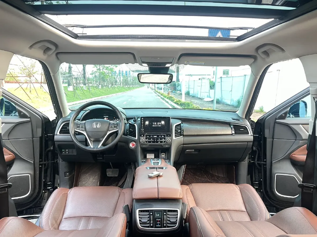 2020 Honda Avancier 2.0T 272HP L4 9AT,autocango,china used car exporter,china ev exporter,chinese used car exporter,chinese used ev exporter