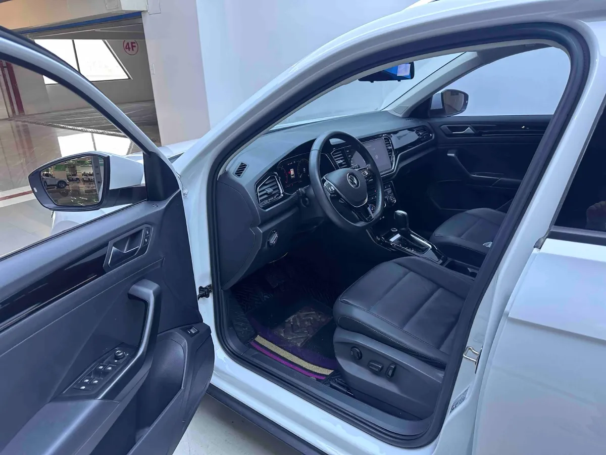 2022 Volkswagen T-Roc 1.4T 150HP L4 7DCT,autocango,china used car exporter,china ev exporter,chinese used car exporter,chinese used ev exporter