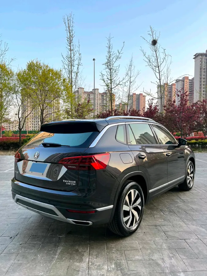 2019 Jeep Cherokee 2.0T 234HP L4 9AT,autocango,china used car exporter,china ev exporter,chinese used car exporter,chinese used ev exporter