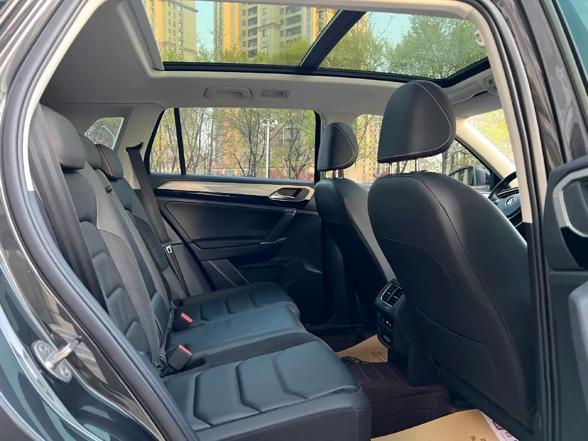 2019 Jeep Cherokee 2.0T 234HP L4 9AT,autocango,china used car exporter,china ev exporter,chinese used car exporter,chinese used ev exporter