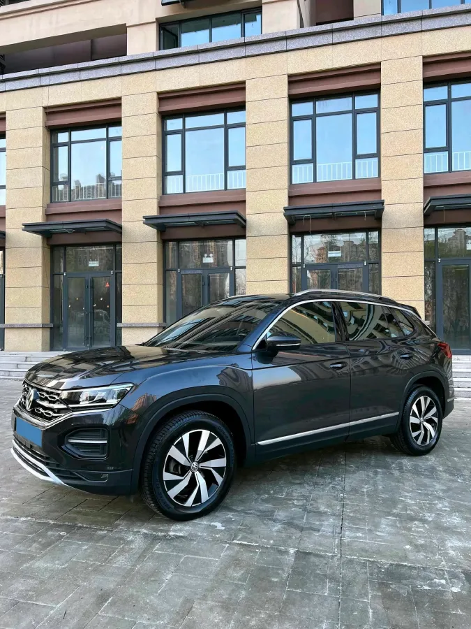 2019 Jeep Cherokee 2.0T 234HP L4 9AT,autocango,china used car exporter,china ev exporter,chinese used car exporter,chinese used ev exporter