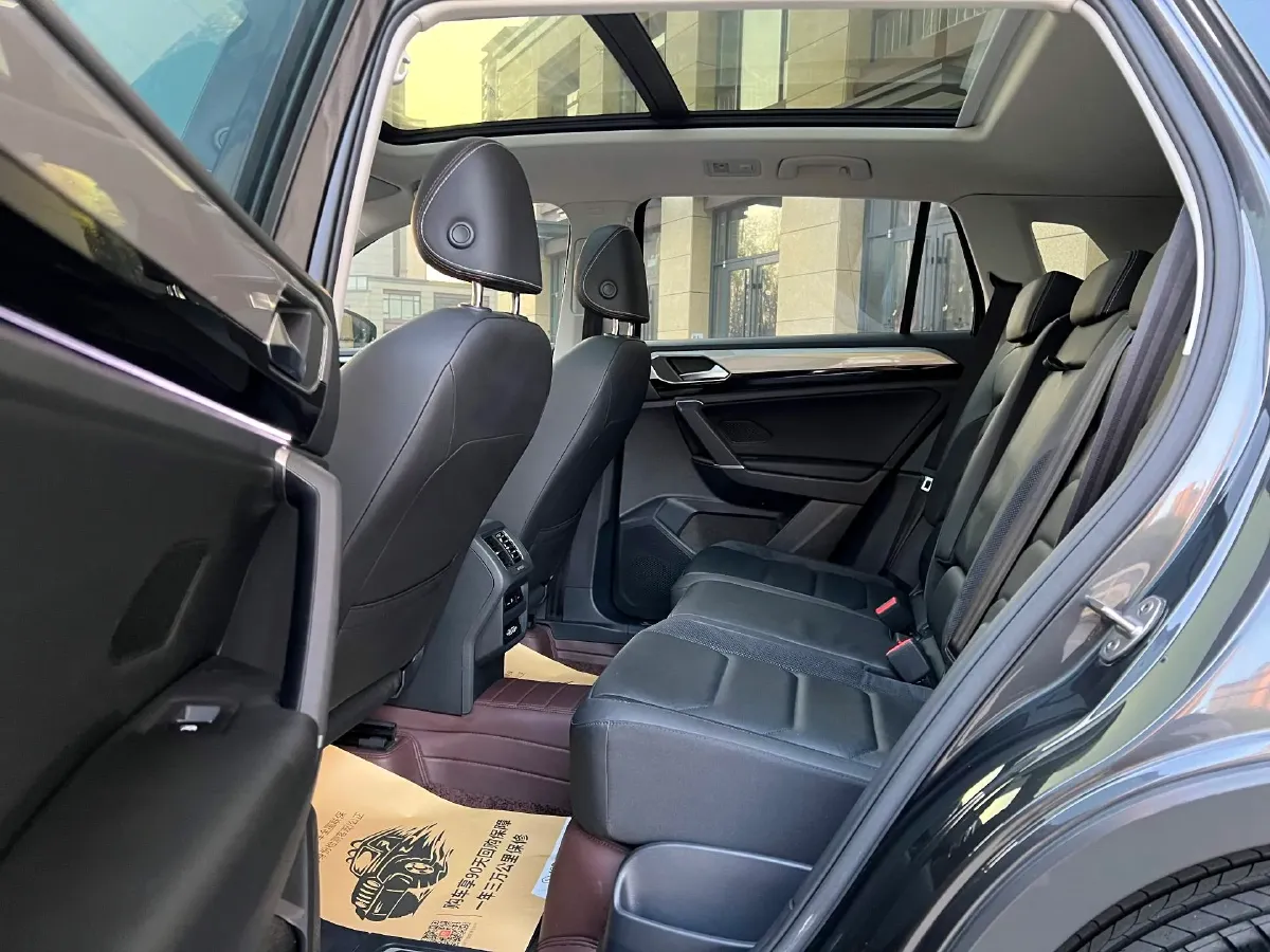 2019 Jeep Cherokee 2.0T 234HP L4 9AT,autocango,china used car exporter,china ev exporter,chinese used car exporter,chinese used ev exporter