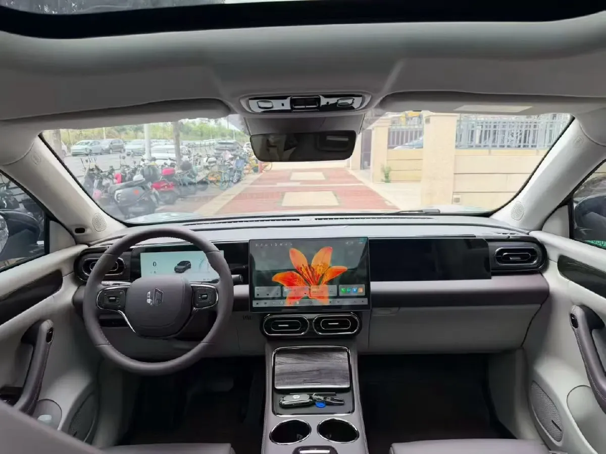 2024 Leapmotor C11 1.5L 95HP L4 REEV 43.74KWH,autocango,china used car exporter,china ev exporter,chinese used car exporter,chinese used ev exporter