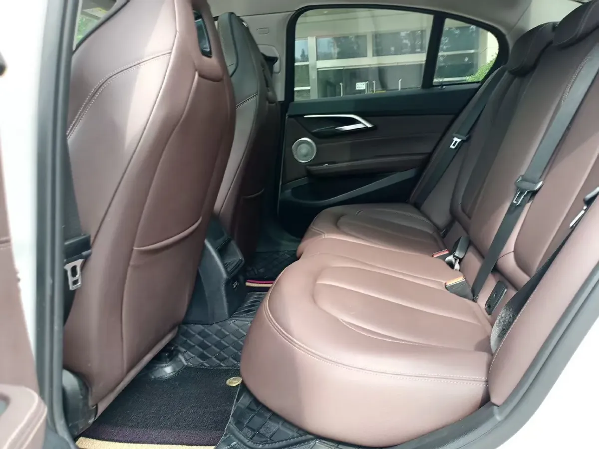 2023 BMW 1 Series 2.0T 178HP L4 7DCT,autocango,china used car exporter,china ev exporter,chinese used car exporter,chinese used ev exporter