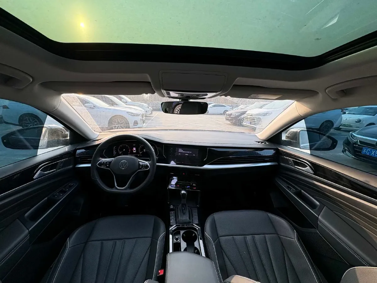 2024 Volkswagen Passat 2.0T 186HP L4 7DCT,autocango,china used car exporter,china ev exporter,chinese used car exporter,chinese used ev exporter