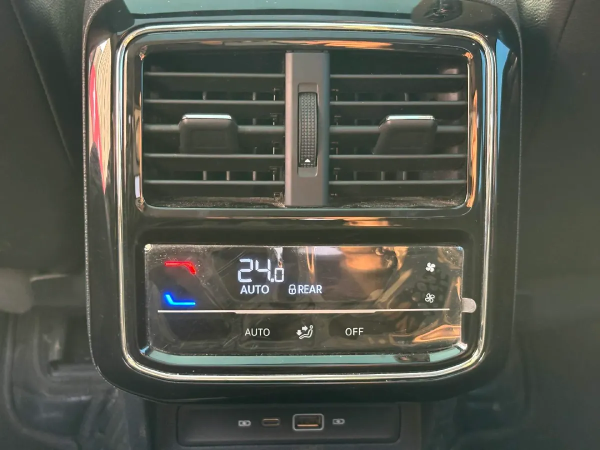 2024 Volkswagen Passat 2.0T 186HP L4 7DCT,autocango,china used car exporter,china ev exporter,chinese used car exporter,chinese used ev exporter