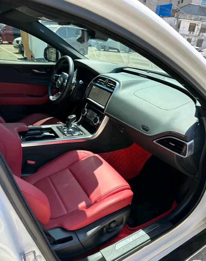 2025 Jaguar XEL 2.0T 250HP L4 8AT,autocango,china used car exporter,china ev exporter,chinese used car exporter,chinese used ev exporter